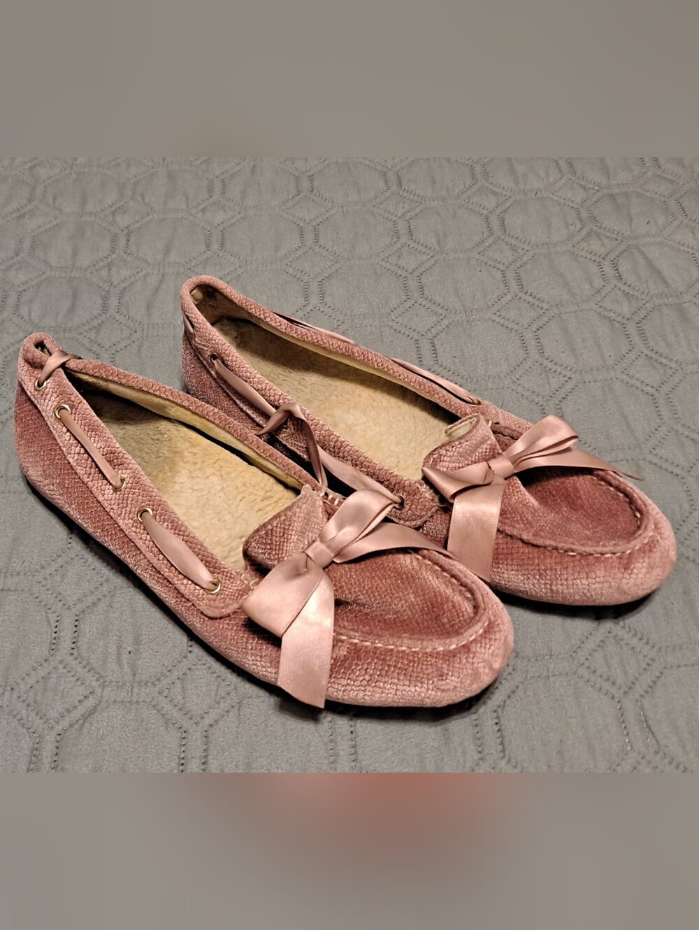 Vionic Women's Pink Velvet Bow Moccasin Slippers Sz 8